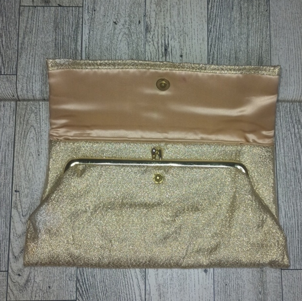 Lady Buxton Vintage Metallic Clutch